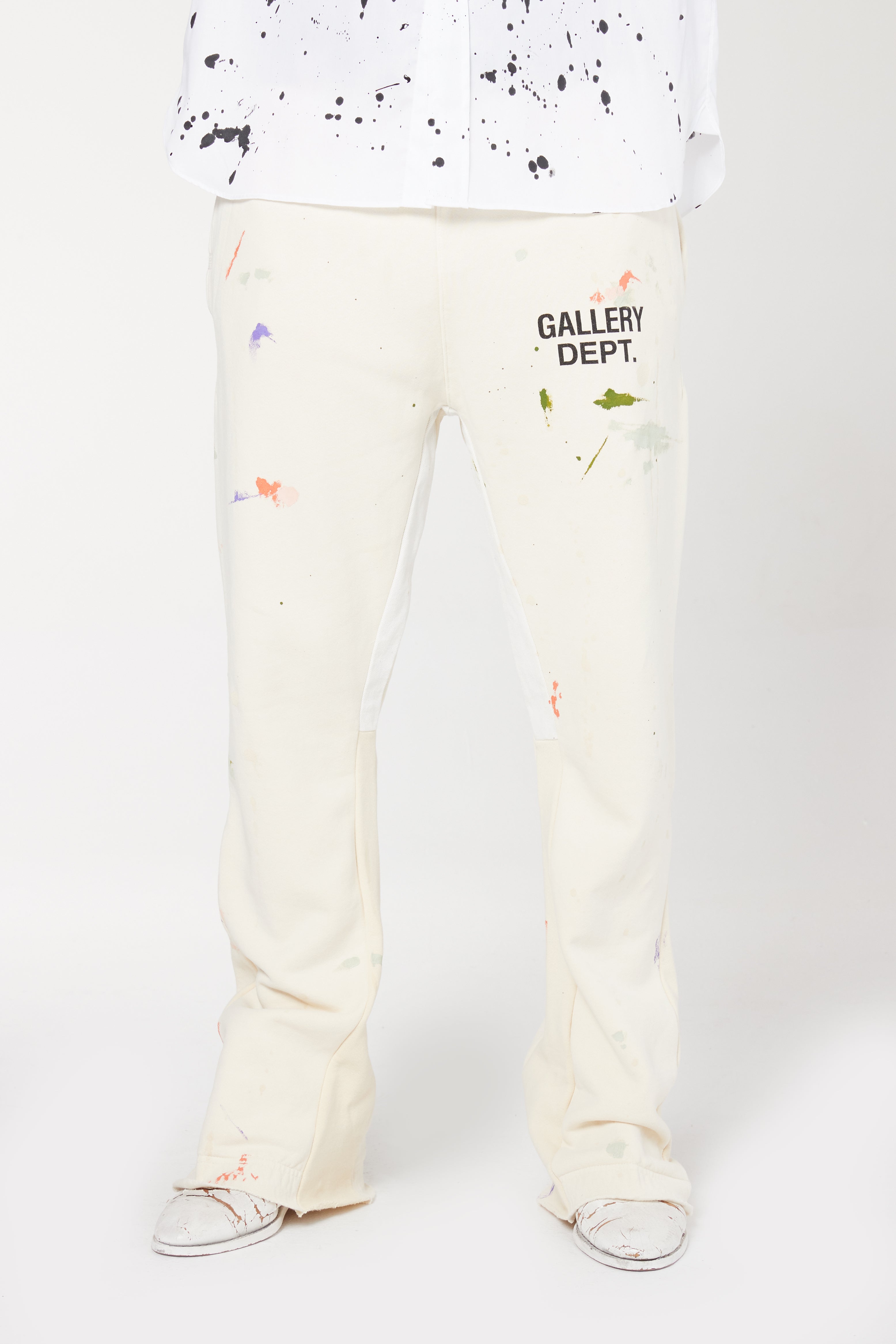 How to Style GALLERY DEPT. Paint Splatter Flared Sweatpants