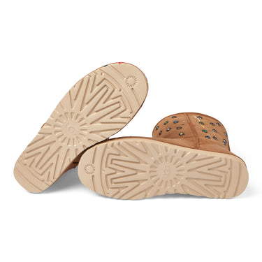 UGG GALLERY DEPT CLASSIC SHORT CHESTNUT SUEDE FOOTWEAR GALLERY DEPARTMENT LLC   